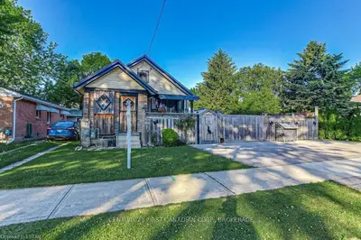 736 CURRY Street, London East, ON N5Y 1N4