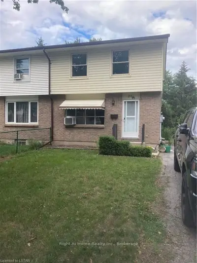 28 ELVIRA Crescent, London South, ON N6E 2P4