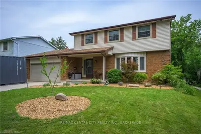 449 EATON PARK Drive, London South, ON N6J 1X1