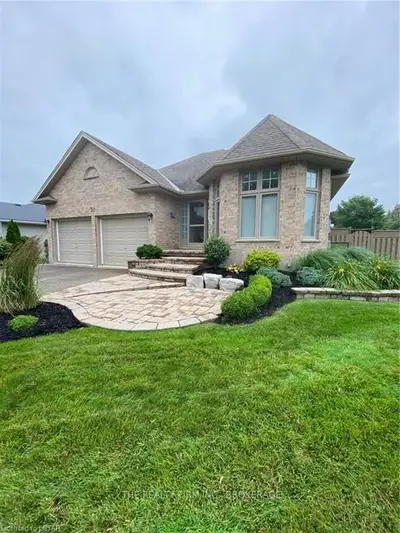 70 TOOHEY Lane, London North, ON N6G 4Y1