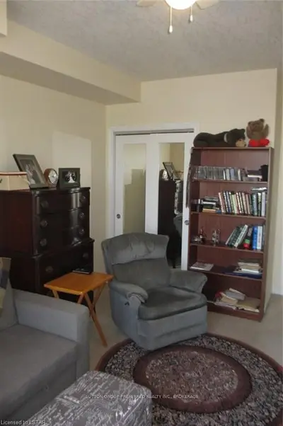 1030 CORONATION Drive 202, London North, ON N6G 0G5