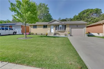 448 JOHN ST. Street S, Aylmer, ON N5H 1H4