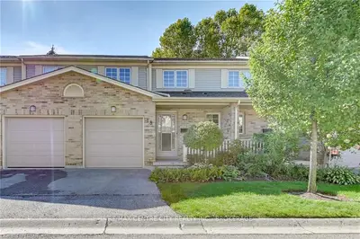 10 ROSSMORE Court 18, London South, ON N6C 6A3