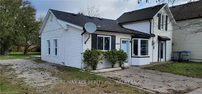 22434 ADELAIDE Street, Strathroy-Caradoc, ON N0L 1W0