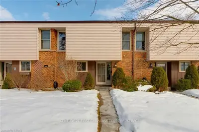 694 FANSHAWE PARK Road E, London North, ON N5X 2B9