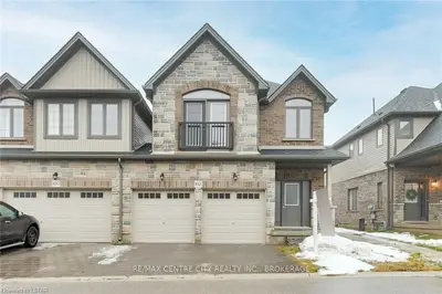 2040 SHORE Road 102, London South, ON N6K 0G3