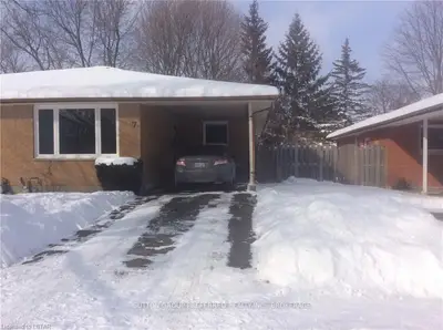 87 Monmore Road, London North, ON N6G 2W7