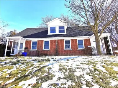 74-76 ELLIOTT Street, London East, ON N5Y 2E7