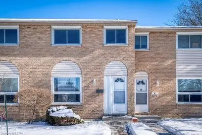 210 CARLYLE Drive 6, London East, ON N5V 3M9
