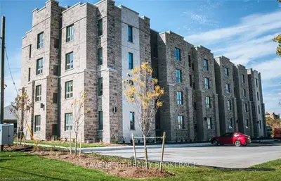 130 SHERWOOD FOREST Square 406, London North, ON N6G 3Y3