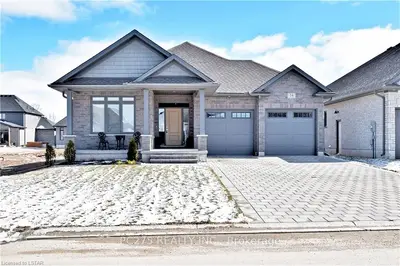 34 Elliot Street, Strathroy-caradoc, On N7g 0h1
