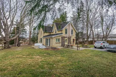 307 SUNNINGDALE Road E, London North, ON N5X 4B3