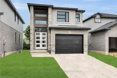 105 MARCONI Court, London East, ON N5V 0C9