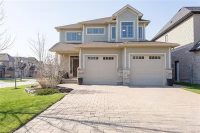3244 JINNIES Way, London South, ON N6L 0C3