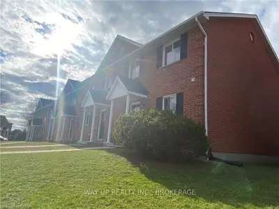 190 Fleming Drive 21, London East, ON N5V 5B8