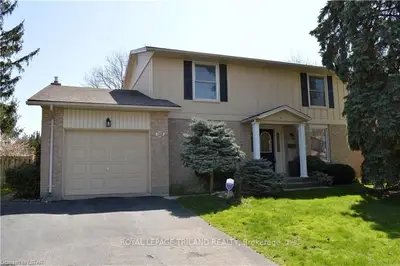 28 BARTLETT Crescent, London South, ON N6K 1W4