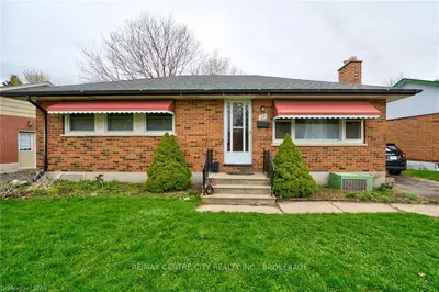25 GODFREY Drive, London East, ON N6V 2E8