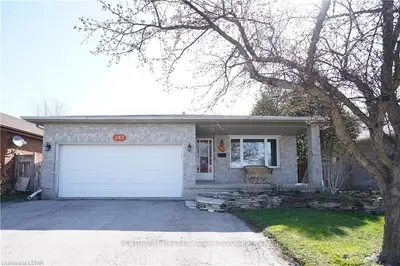 282 COLETTE Drive, London South, ON N6E 3S9