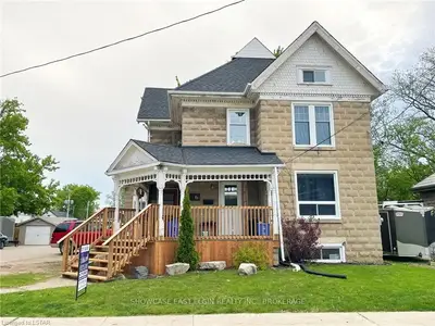 16 QUEEN Street N, Aylmer, ON N5H 1Y9