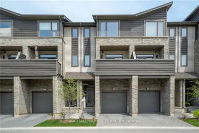 1960 DALMAGARRY Road 222, London North, ON N6G 0T8