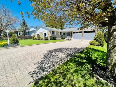 1636 HILLSIDE Drive, London North, ON N6G 2P9