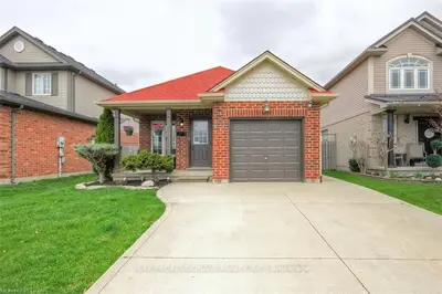 3007 MEADOWGATE Boulevard, London South, ON N6M 1L3