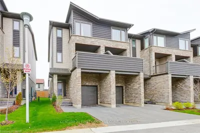1960 DALMAGARRY Road 186, London North, ON N6G 0T8