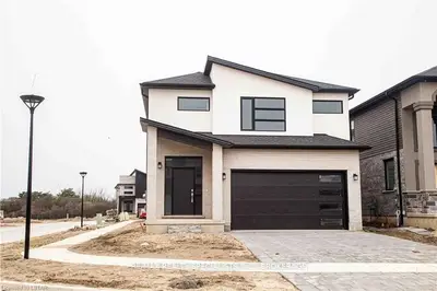 3810 Somerston Crescent, London South, ON N6L 0G1