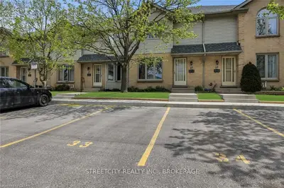 1290 BENTLEY Drive 33, London East, ON N5V 4M3