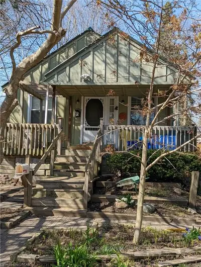 79 BLACKFRIARS Street, London North, ON N6H 1K8