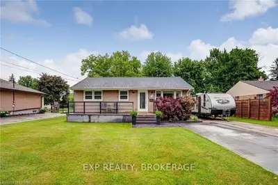 650 Gordon Avenue, London South, ON N6J 2W2