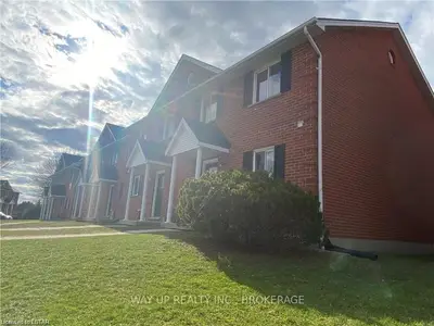 190 Fleming Drive 21, London East, ON N5V 5B8