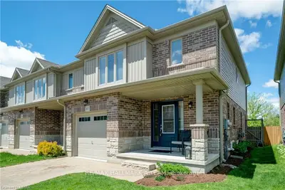 2031 PENNYROYAL Street 10, London North, ON N5X 0E5