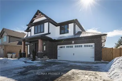 210 RUSHBY Street, Strathroy-Caradoc, ON N7G 0E7