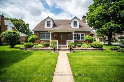 136 MARIA Street, Strathroy-Caradoc, ON N7G 2W8