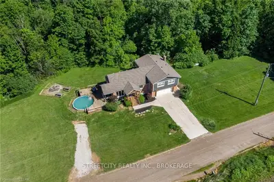 8886 Reily Drive, Strathroy-caradoc, On N0l 1w0
