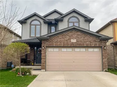 1773 CEDARHOLLOW Boulevard, London North, ON N5X 0C5