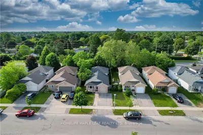 122 THURMAN Circle, London East, ON N5V 4Z2