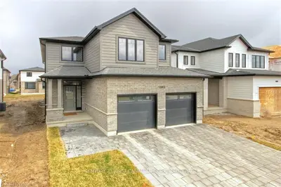 1592 Applerock Avenue, London North, On N6g 0x5
