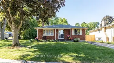 33 HALIBURTON Crescent, London South, ON N6K 2Z1