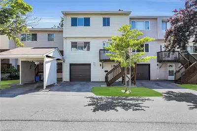 715 WILKINS Street 15, London South, ON N6C 4Z9