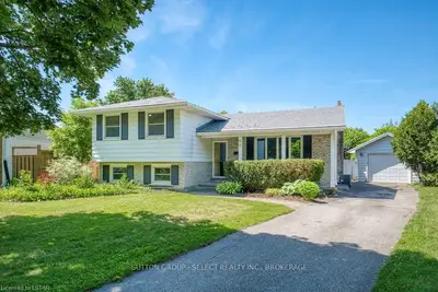 98 PAPERBIRCH Crescent, London North, ON N6G 1L7