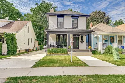 32 ELMWOOD Place, London South, ON N6J 1J2
