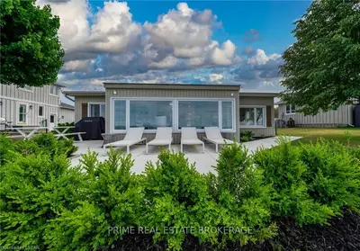 7510 DUNE Drive, Lambton Shores, ON N0M 2L0