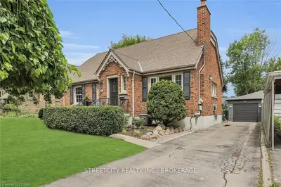 90 IROQUOIS Avenue, London South, ON N6C 2K6
