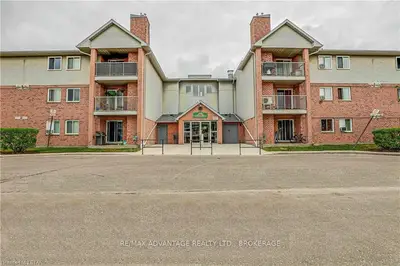 130 CONWAY Drive 105, London South, ON N6E 3M9