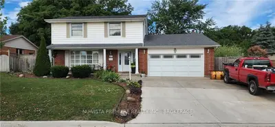 11 COWAN Avenue, London South, ON N6C 4E7