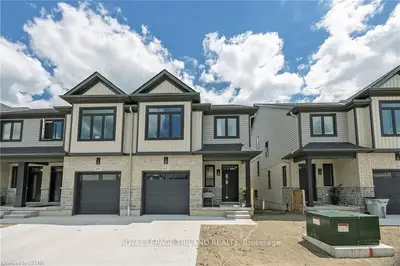 601 LIONS PARK Drive 62, Strathroy-Caradoc, ON N0L 1W0