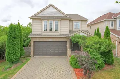 1195 SOUTH WENIGE Drive, London North, ON N5X 4M3