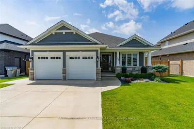 208 RUSHBY Street, Strathroy-Caradoc, ON N7G 3H8